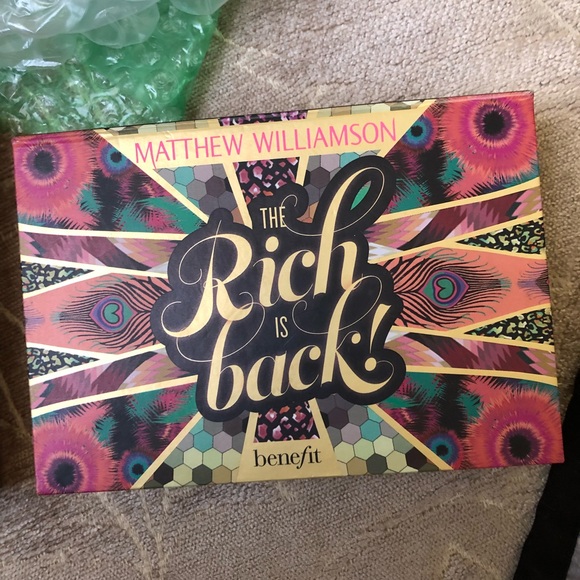 New unused benefit kit for cheeks and eyes - Picture 2 of 2